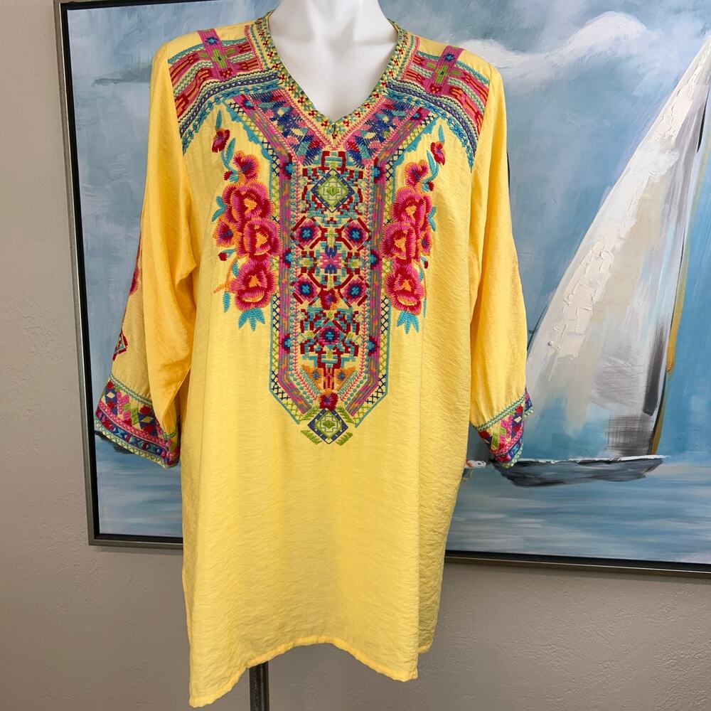 Calessa Tunic Women's V-Neck 3/4 Sleeve Yellow Embroidered Top Tunic Size 1X - Picture 2 of 7